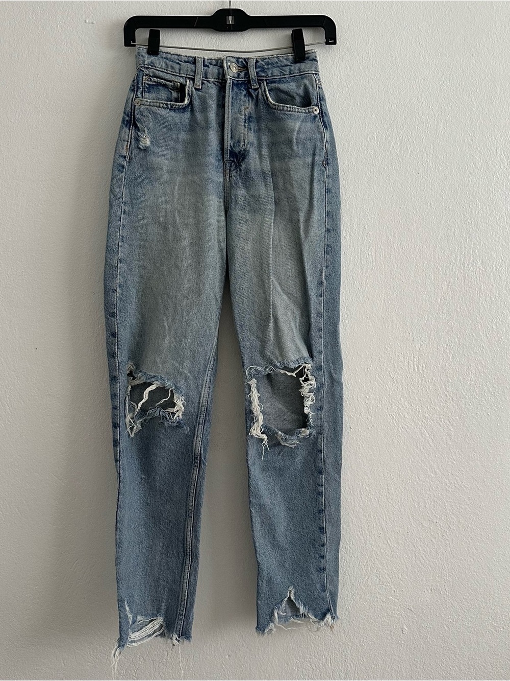 Zara Light-Med Wash Distressed Mom Jeans